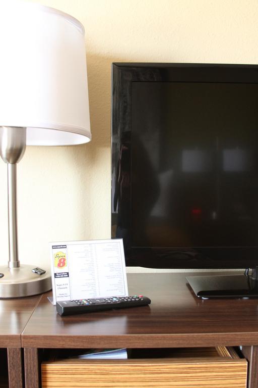 Super 8 By Wyndham Montrose Motel Bagian luar foto